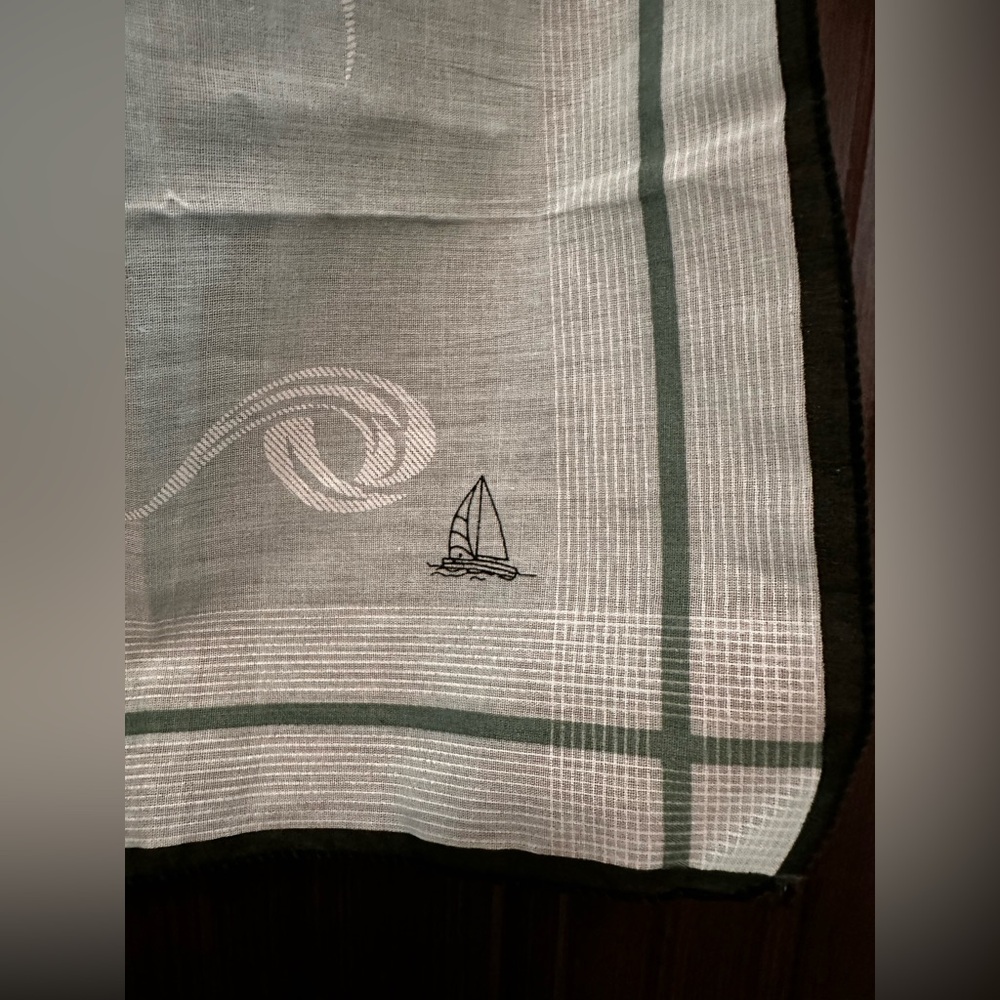 Vintage cotton handkerchief - Picture 2 of 2